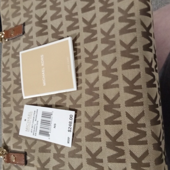 Beautiful jet set chain purse. - Picture 7 of 7